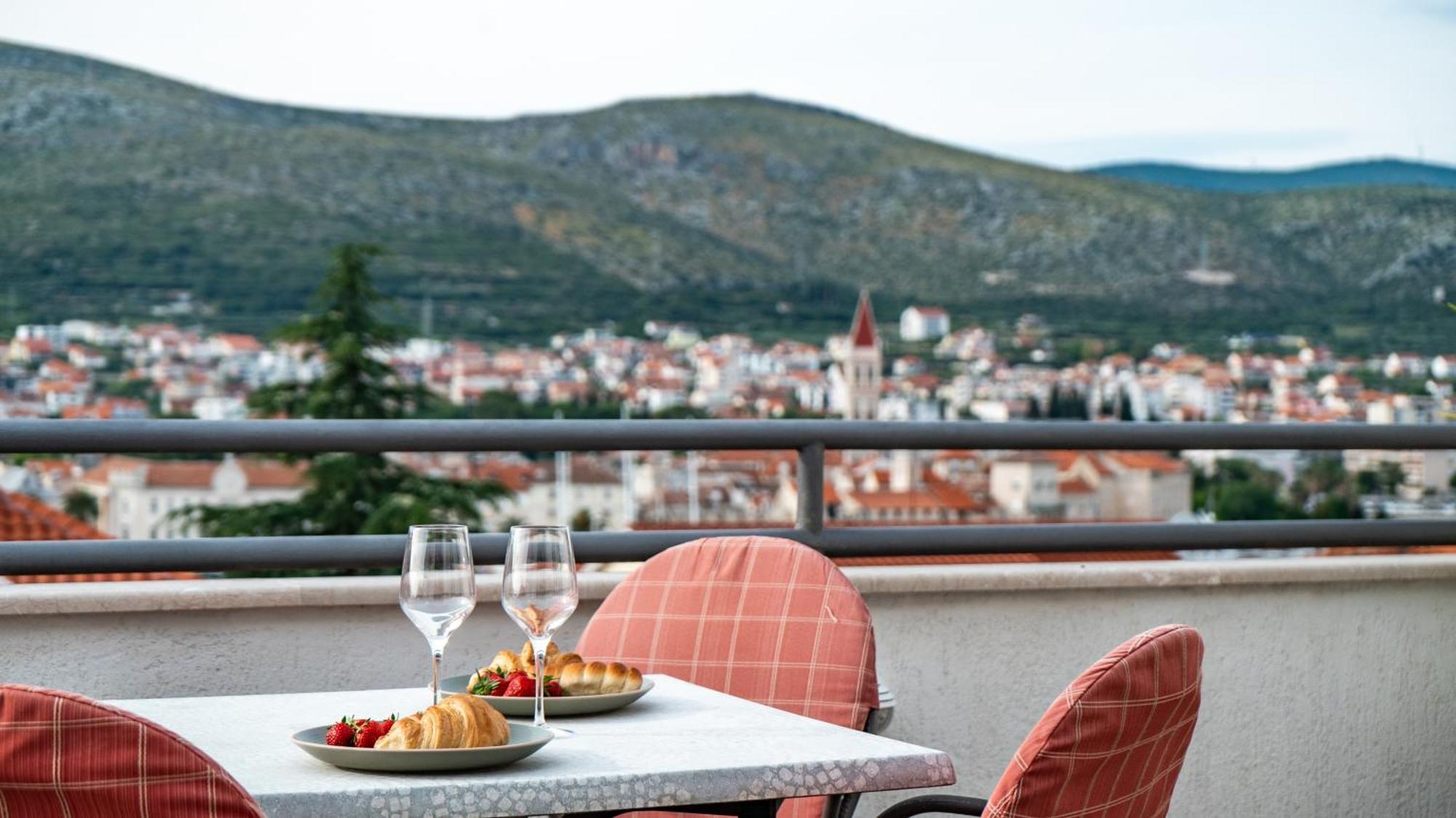 Apartments Kudelik Trogir Bilik gambar
